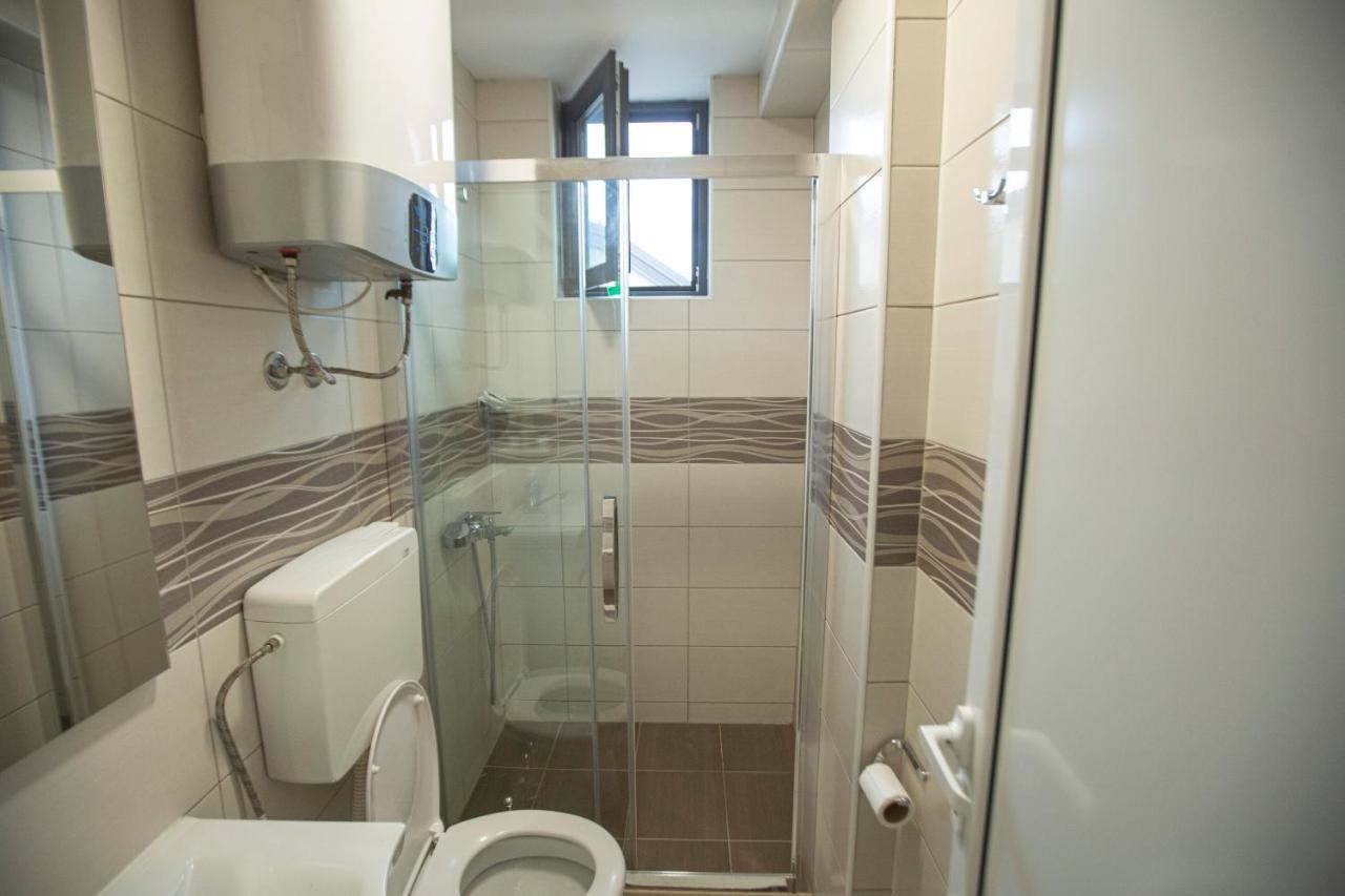 Apartmani Rekic-Dubai โนวีปาซาร์ ภายนอก รูปภาพ