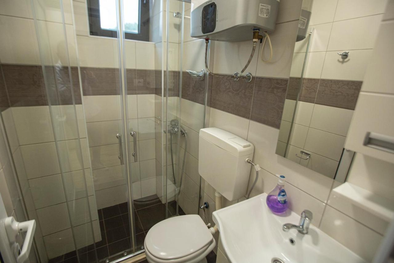 Apartmani Rekic-Dubai โนวีปาซาร์ ภายนอก รูปภาพ