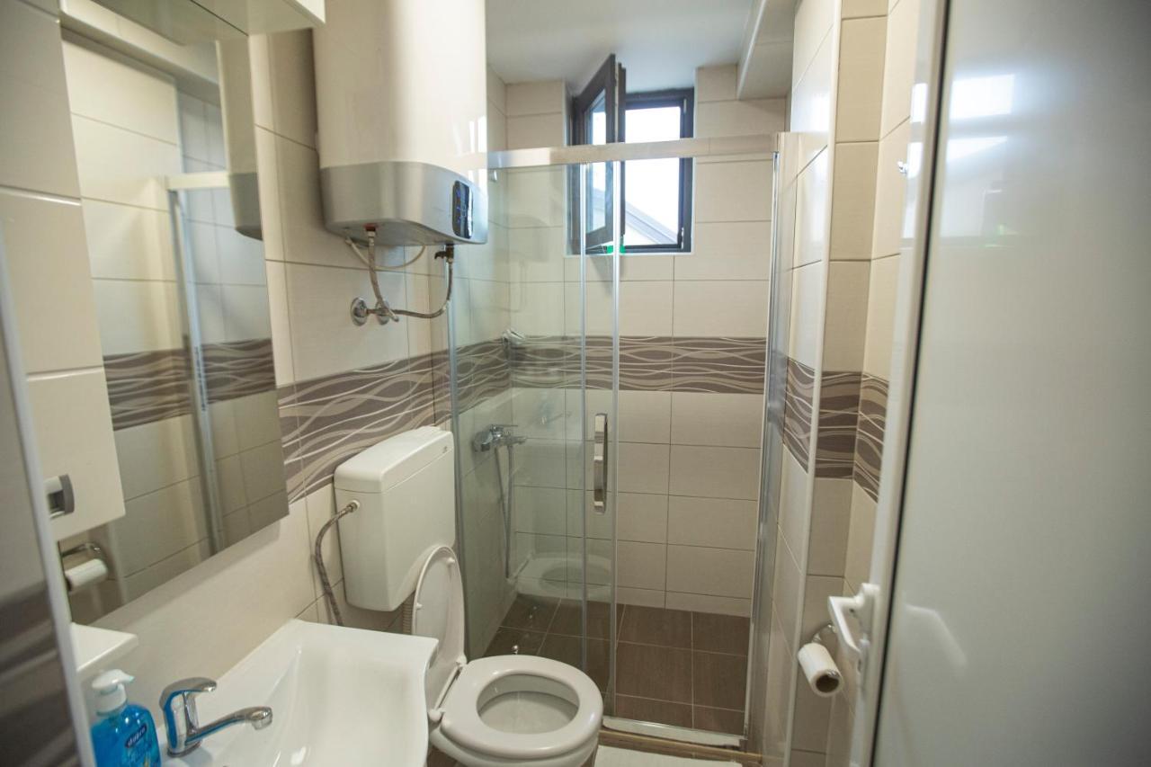 Apartmani Rekic-Dubai โนวีปาซาร์ ภายนอก รูปภาพ
